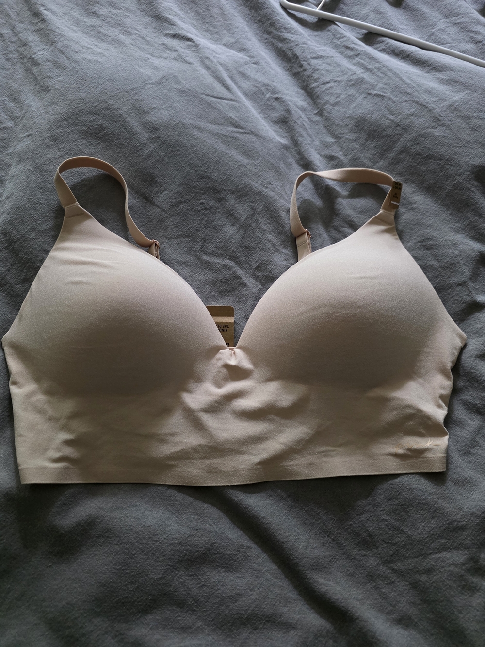 PINK Victoria's Secret Light Nude Seamless Wireless Push-up Bra M-DD